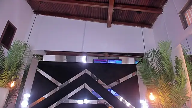 emily-fox online show from September 15, 2025, 12:16 pm