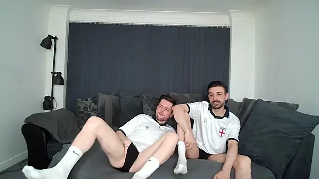 twotwinkhusbandss online show from October 13, 2025, 10:32 pm