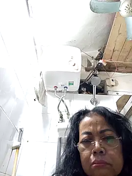 Snapshot of Hotestlove chatting on December 3, 2025, 11:04 pm Hotestlove online show from December 3, 2025, 11:04 pm