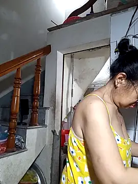 Hotestlove online show from April 18, 2026, 2:47 am