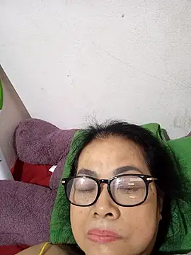 Hotestlove online show from April 18, 2026, 9:37 pm