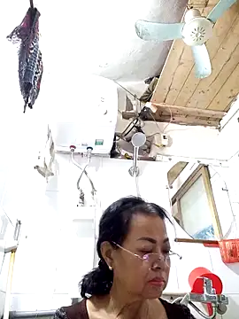 Snapshot of Hotestlove chatting on November 11, 2025, 12:38 am Hotestlove online show from November 11, 2025, 12:38 am