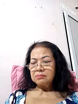 Snapshot of Hotestlove chatting on November 12, 2025, 2:32 pm Hotestlove online show from November 12, 2025, 2:32 pm