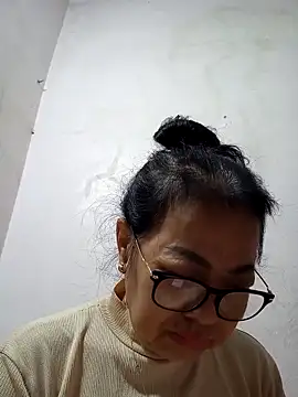 Hotestlove online show from January 14, 2026, 9:40 pm