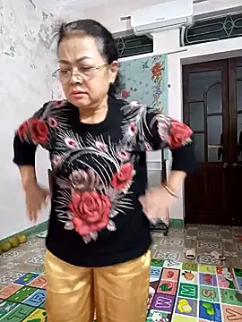 Snapshot of Hotestlove chatting on November 24, 2025, 2:39 pm Hotestlove online show from November 24, 2025, 2:39 pm