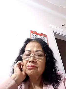 Snapshot of Hotestlove chatting on November 6, 2025, 2:32 pm Hotestlove online show from November 6, 2025, 2:32 pm