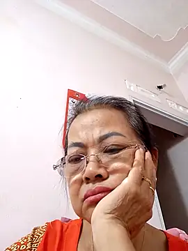 Snapshot of Hotestlove chatting on October 21, 2025, 11:37 pm Hotestlove online show from October 21, 2025, 11:37 pm