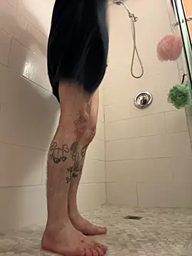 Crackkers online show from November 3, 2025, 5:45 am