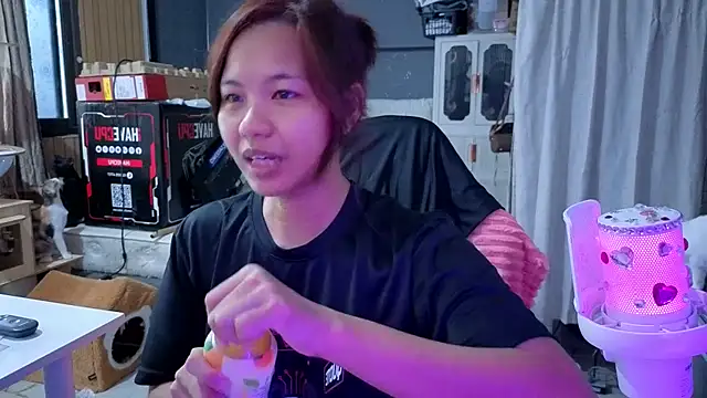 Snapshot of Kana_G chatting on April 30, 2026, 2:40 am Kana G online show from April 30, 2026, 2:40 am