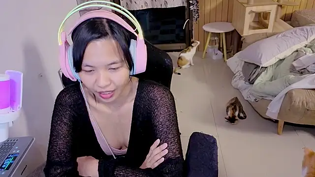 Snapshot of Kana_G chatting on November 19, 2025, 5:13 pm Kana G online show from November 19, 2025, 5:13 pm