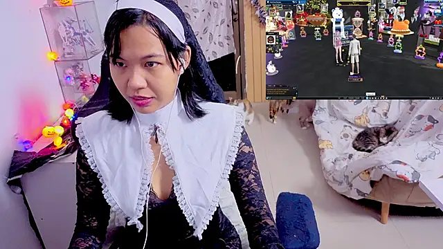 Snapshot of Kana_G chatting on October 31, 2025, 8:16 pm Kana G online show from October 31, 2025, 8:16 pm