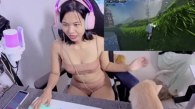 Snapshot of Kana_G chatting on November 11, 2025, 8:42 am Kana G online show from November 11, 2025, 8:42 am