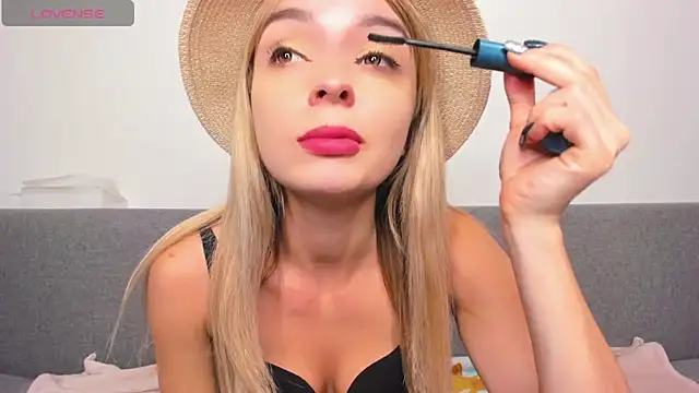 Snapshot of _ellen_meow_ chatting on March 19, 2025, 9:16 pm ellen meow online show from March 19, 2025, 9:16 pm