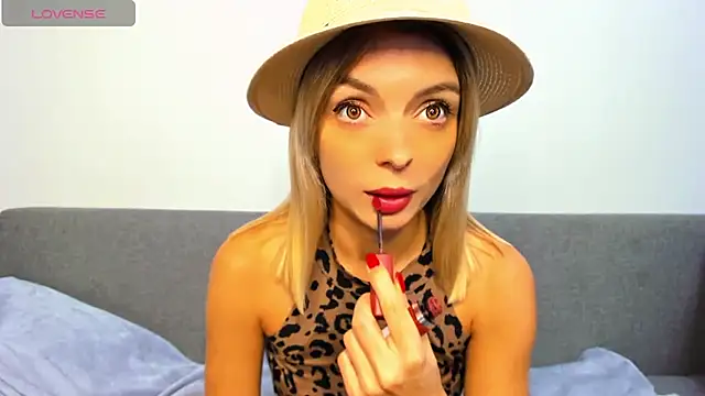 Snapshot of _ellen_meow_ chatting on October 24, 2025, 9:14 pm ellen meow online show from October 24, 2025, 9:14 pm