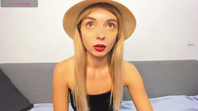 Snapshot of _ellen_meow_ chatting on March 21, 2025, 8:18 pm ellen meow online show from March 21, 2025, 8:18 pm