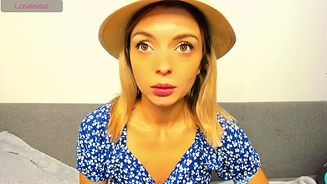 Snapshot of _ellen_meow_ chatting on October 25, 2025, 9:26 pm ellen meow online show from October 25, 2025, 9:26 pm