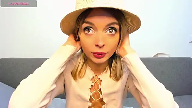 Snapshot of _ellen_meow_ chatting on October 31, 2025, 11:33 pm ellen meow online show from October 31, 2025, 11:33 pm