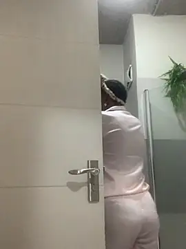 Snapshot of slimcateee chatting on February 26, 2026, 7:52 am slimcateee online show from February 26, 2026, 7:52 am