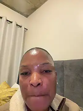 slimcateee online show from May 9, 2026, 8:12 pm