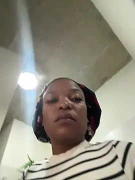 Snapshot of slimcateee chatting on February 11, 2026, 8:03 am slimcateee online show from February 11, 2026, 8:03 am