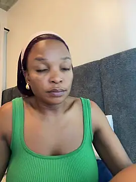 Snapshot of slimcateee chatting on February 28, 2026, 6:18 pm slimcateee online show from February 28, 2026, 6:18 pm