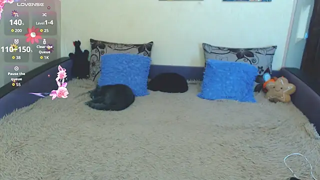 JuliaKeln online show from February 9, 2026, 10:02 am