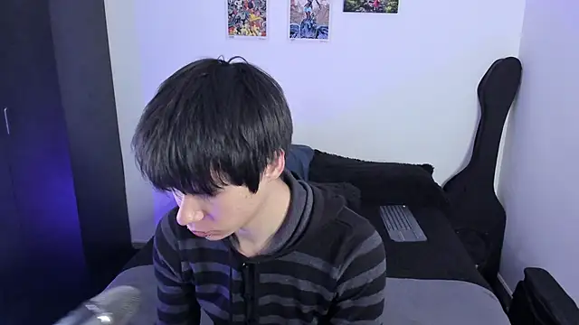 Snapshot of Aventure_Twinks chatting on November 2, 2025, 3:33 am Aventure Twinks online show from November 2, 2025, 3:33 am