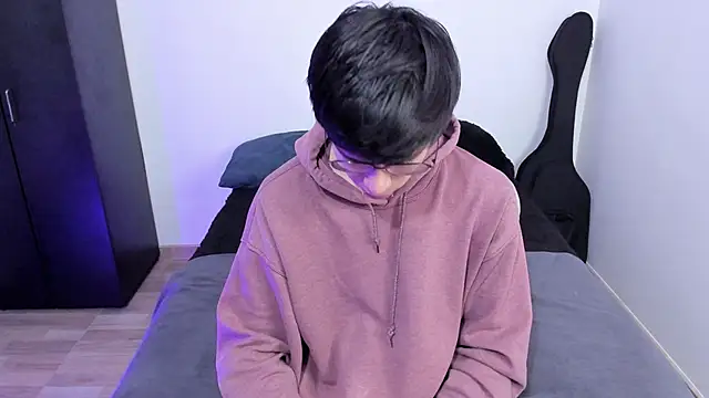 Snapshot of Aventure_Twinks chatting on March 19, 2025, 8:11 pm Aventure Twinks online show from March 19, 2025, 8:11 pm