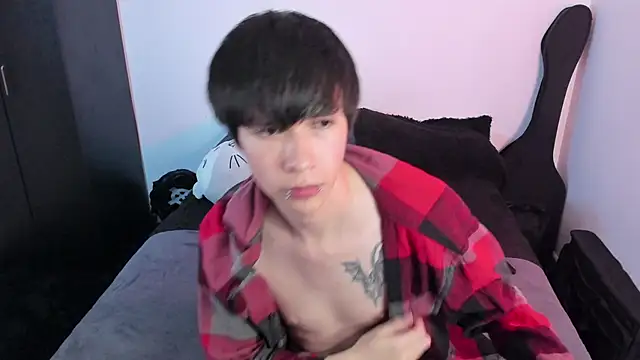 Snapshot of Aventure_Twinks chatting on November 12, 2025, 1:43 am Aventure Twinks online show from November 12, 2025, 1:43 am