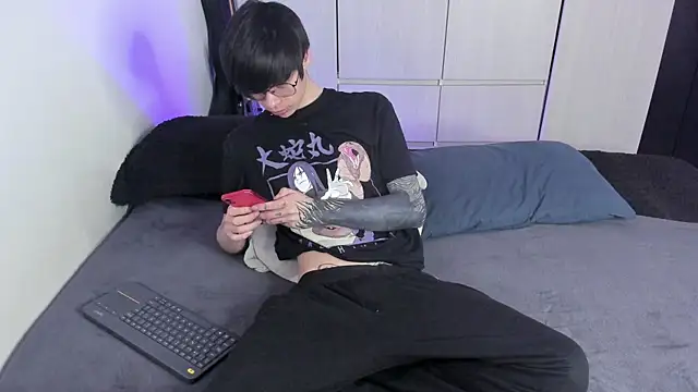 Snapshot of Aventure_Twinks chatting on February 2, 2025, 5:58 pm Aventure Twinks online show from February 2, 2025, 5:58 pm