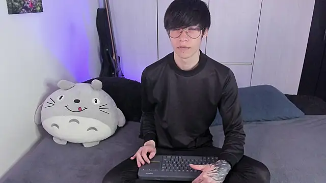 Snapshot of Aventure_Twinks chatting on February 3, 2025, 3:17 pm Aventure Twinks online show from February 3, 2025, 3:17 pm