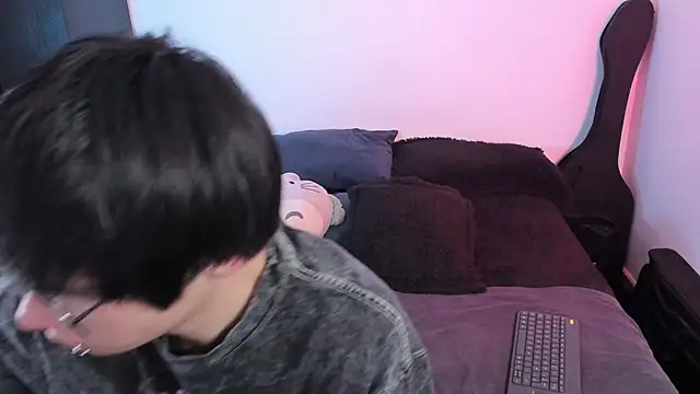 Snapshot of Aventure_Twinks chatting on December 3, 2025, 5:12 pm Aventure Twinks online show from December 3, 2025, 5:12 pm