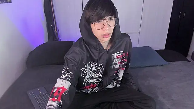 Snapshot of Aventure_Twinks chatting on January 24, 2025, 11:48 am Aventure Twinks online show from January 24, 2025, 11:48 am