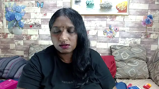 Snapshot of Indian_tracy chatting on December 2, 2025, 2:41 pm Indian tracy online show from December 2, 2025, 2:41 pm