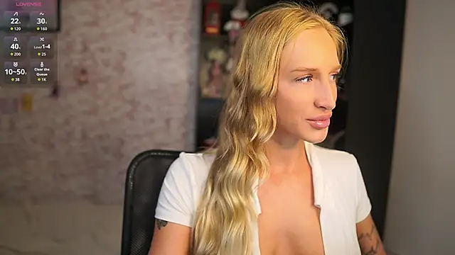 Snapshot of Nicolette__Shea_ chatting on January 17, 2026, 10:30 am Nicolette Shea online show from January 17, 2026, 10:30 am