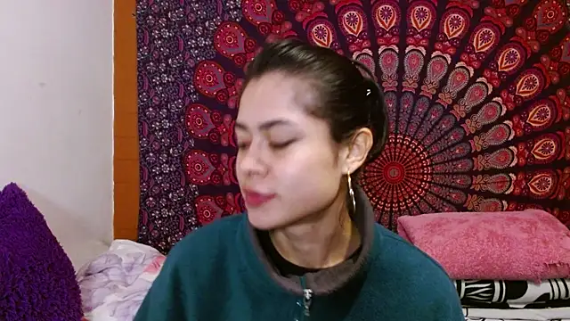 Snapshot of AbbySccott chatting on November 29, 2025, 12:11 am AbbySccott online show from November 29, 2025, 12:11 am