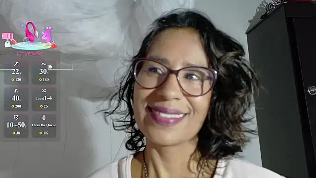 Snapshot of fantasty_nylon chatting on January 17, 2026, 10:35 pm fantasty nylon online show from January 17, 2026, 10:35 pm