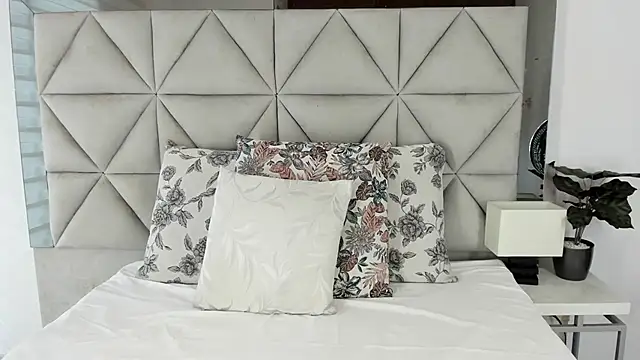 nina pons online show from November 5, 2025, 8:34 pm