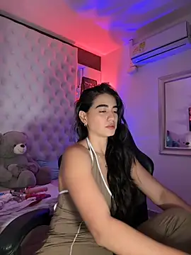 Snapshot of ZarahEvans chatting on December 3, 2025, 8:08 pm ZarahEvans online show from December 3, 2025, 8:08 pm