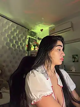 Snapshot of ZarahEvans chatting on May 26, 2026, 8:07 pm ZarahEvans online show from May 26, 2026, 8:07 pm