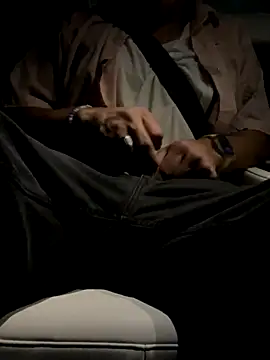 Snapshot of RoodoggXL chatting on November 15, 2025, 2:15 am RoodoggXL online show from November 15, 2025, 2:15 am