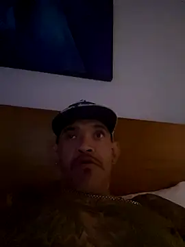 Snapshot of RoodoggXL chatting on November 11, 2025, 6:47 pm RoodoggXL online show from November 11, 2025, 6:47 pm