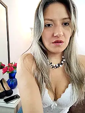Snapshot of valeriahunter1 chatting on December 2, 2025, 8:43 pm valeriahunter1 online show from December 2, 2025, 8:43 pm