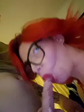 Redvelvet42069 online show from April 17, 2026, 12:35 am