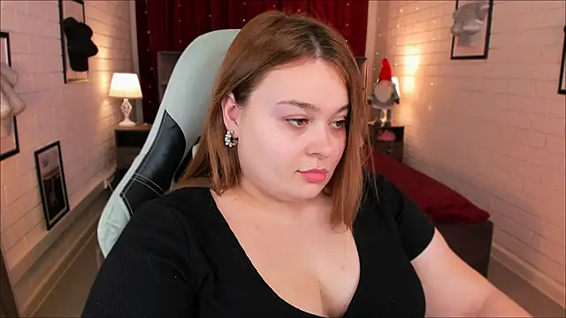 Snapshot of KimberlyMaran chatting on February 7, 2025, 9:05 am KimberlyMaran online show from February 7, 2025, 9:05 am