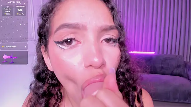 Snapshot of anahi_curlie1 chatting on March 14, 2025, 8:21 am anahi curlie1 online show from March 14, 2025, 8:21 am