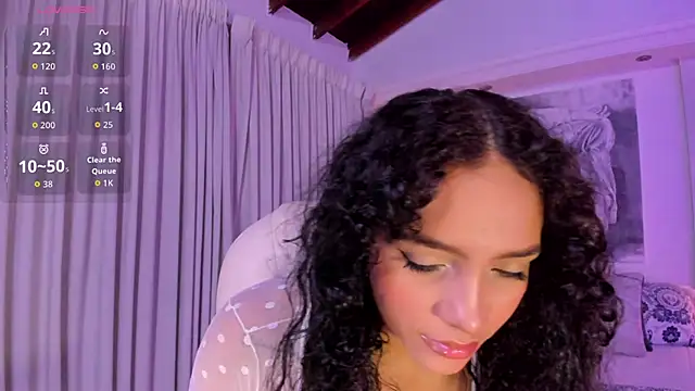 Snapshot of anahi_curlie1 chatting on April 4, 2026, 2:51 am anahi curlie1 online show from April 4, 2026, 2:51 am