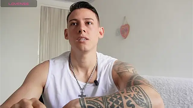 Muscle King Cum online show from April 20, 2026, 3:02 pm