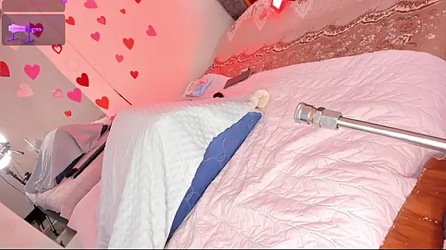 Hilary Smile  online show from November 10, 2025, 8:14 pm