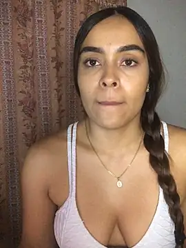 Snapshot of JuanaSimons chatting on February 28, 2026, 2:22 am JuanaSimons online show from February 28, 2026, 2:22 am